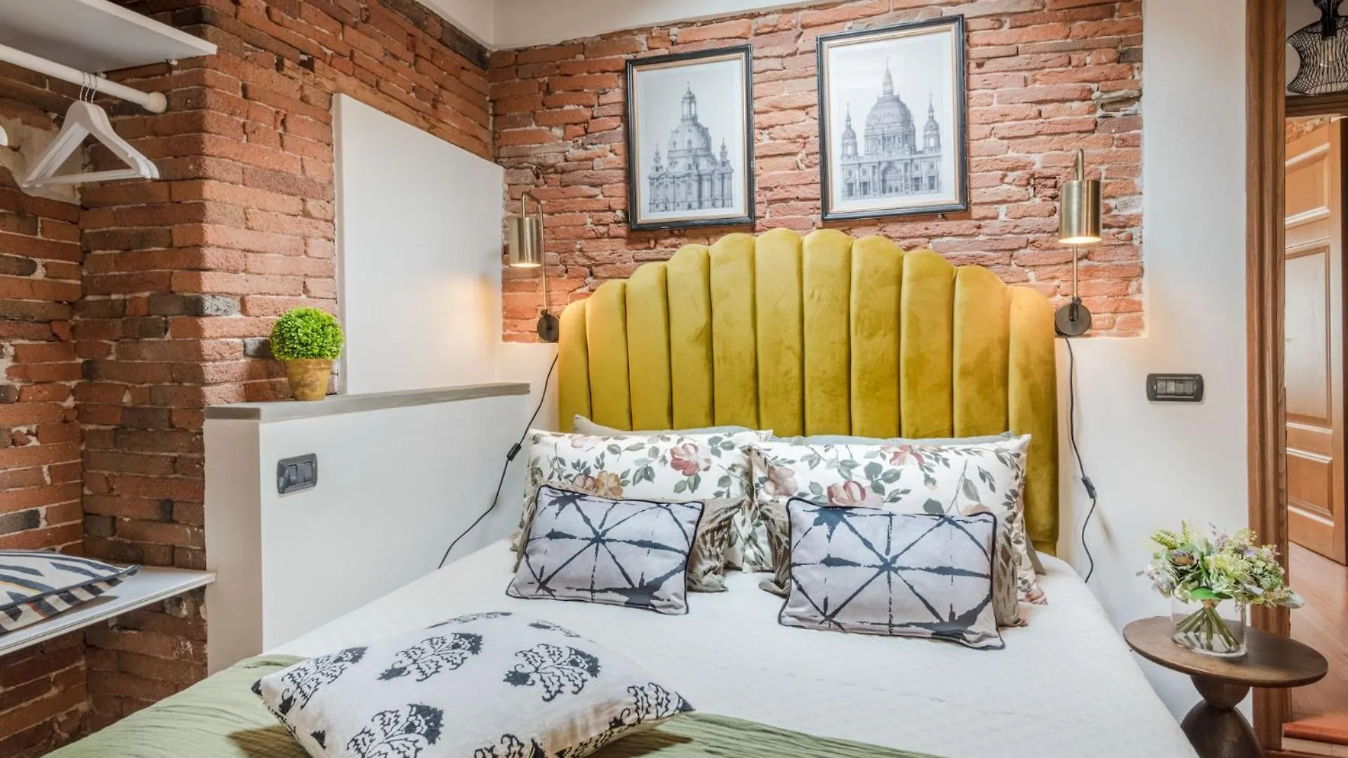 Dorina Penthouse 2 Bedrooms 2 Bathrooms In Lucca