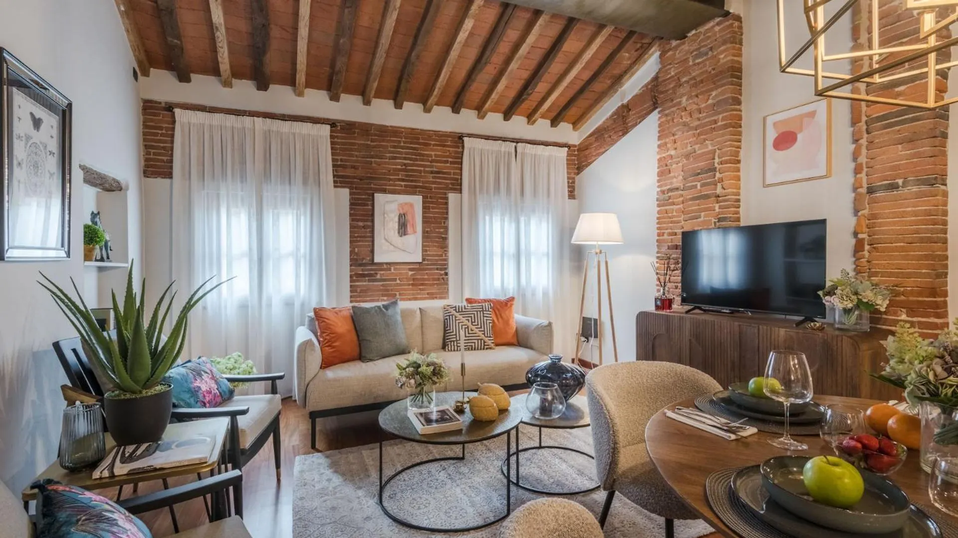 Dorina Penthouse 2 Bedrooms 2 Bathrooms In Lucca 0*,