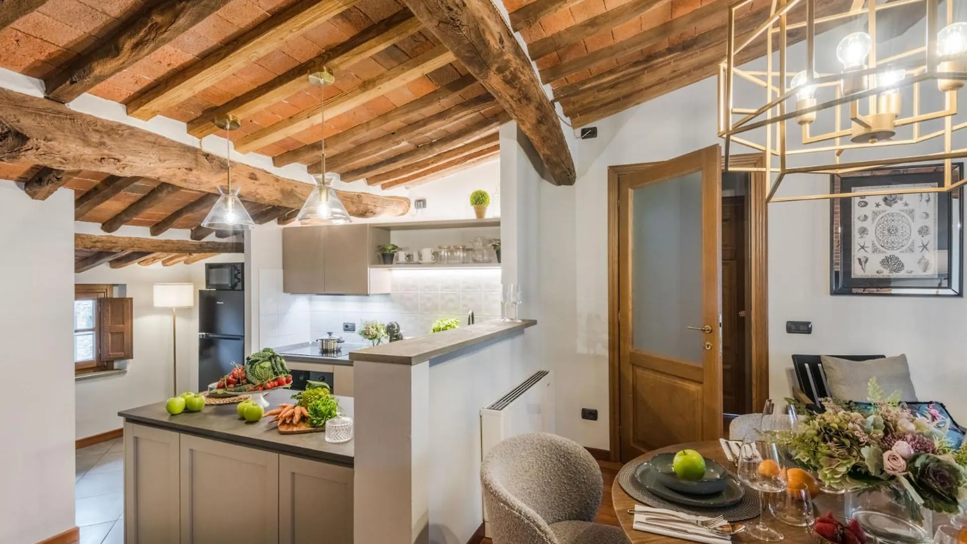Dorina Penthouse 2 Bedrooms 2 Bathrooms In Lucca Apartment