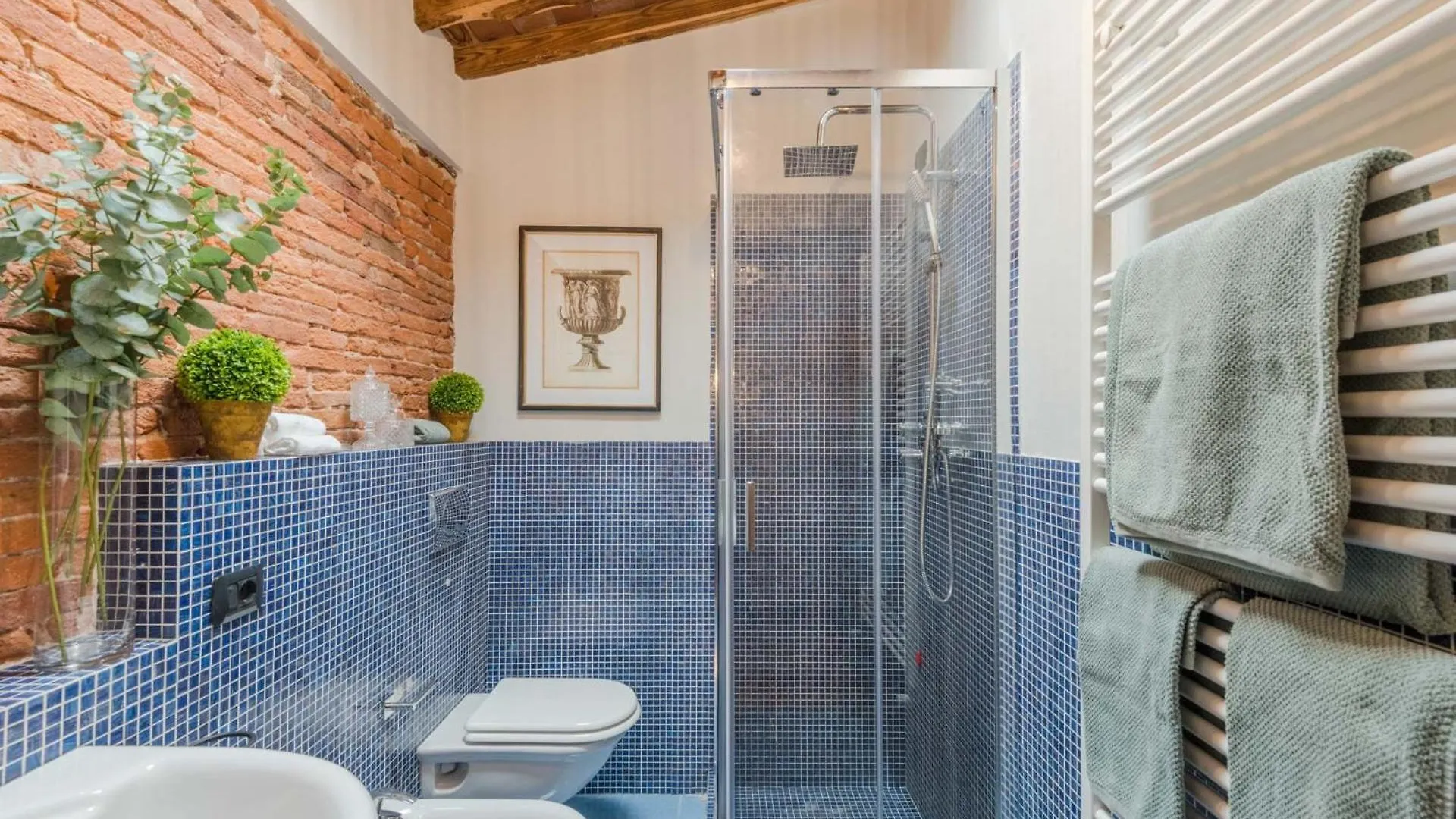 Apartment Dorina Penthouse 2 Bedrooms 2 Bathrooms In Lucca