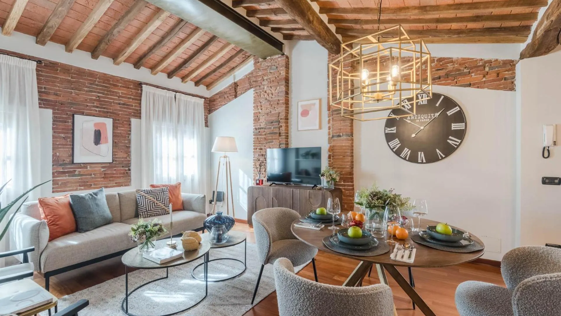 Dorina Penthouse 2 Bedrooms 2 Bathrooms In Lucca