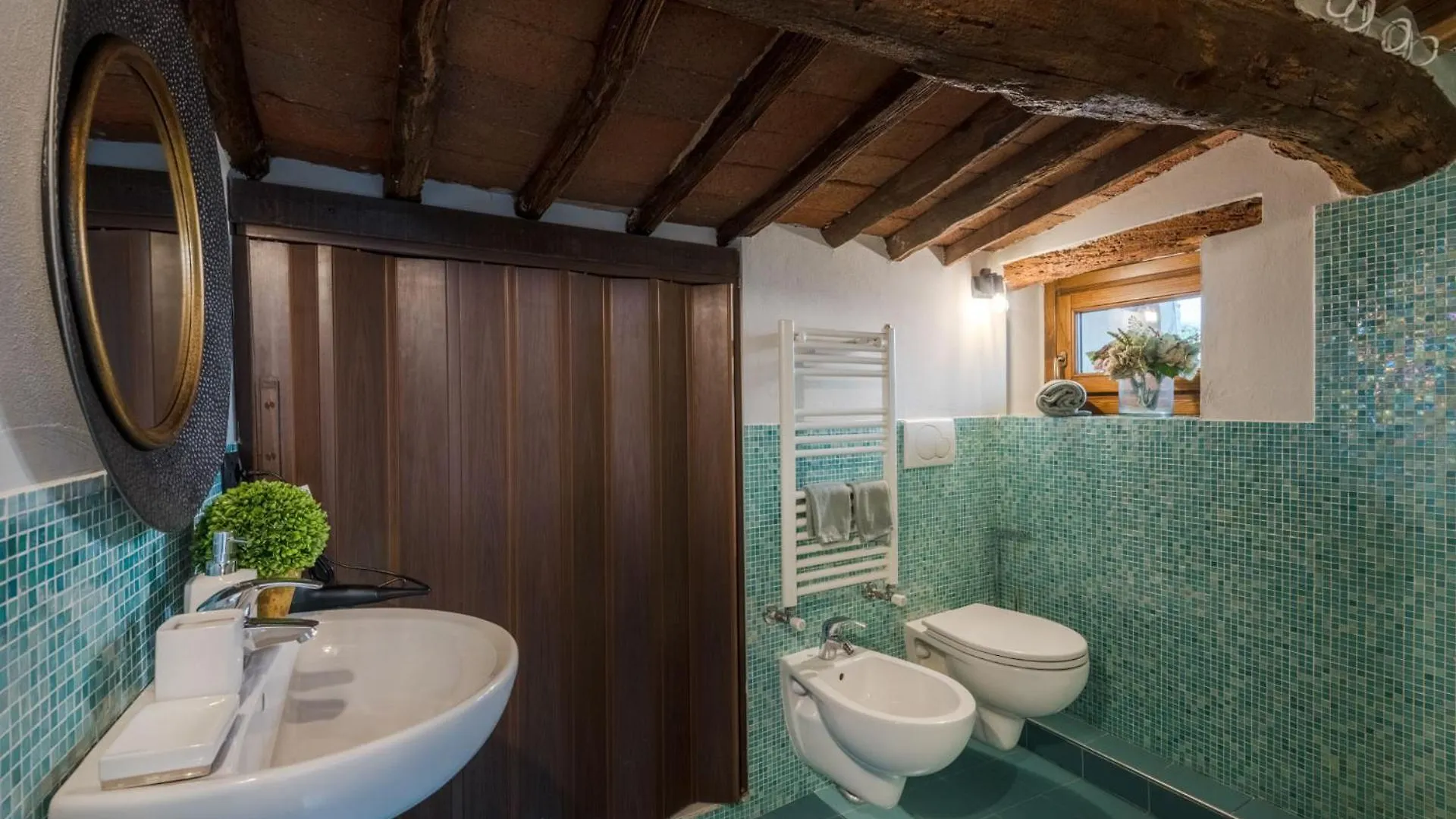 Dorina Penthouse 2 Bedrooms 2 Bathrooms In Lucca Apartment