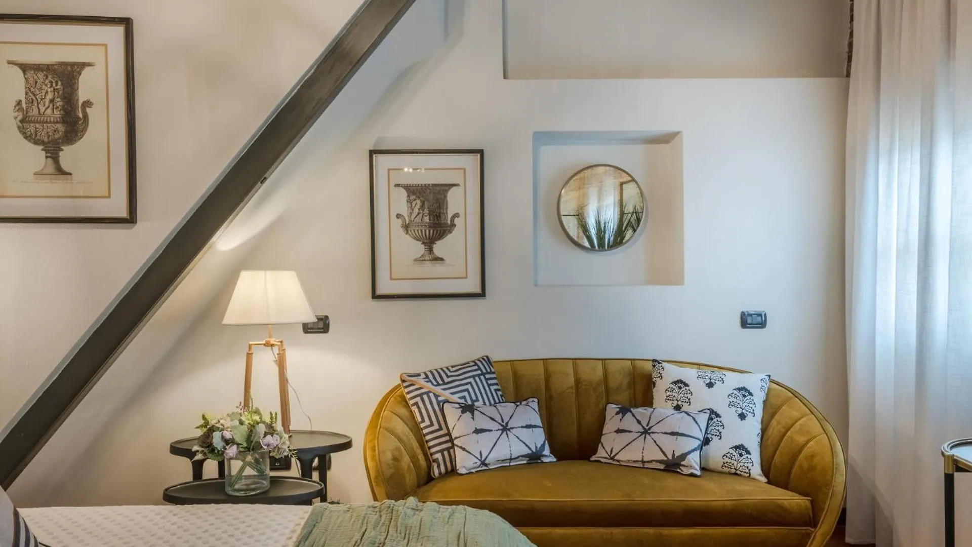 Apartment Dorina Penthouse 2 Bedrooms 2 Bathrooms In Lucca