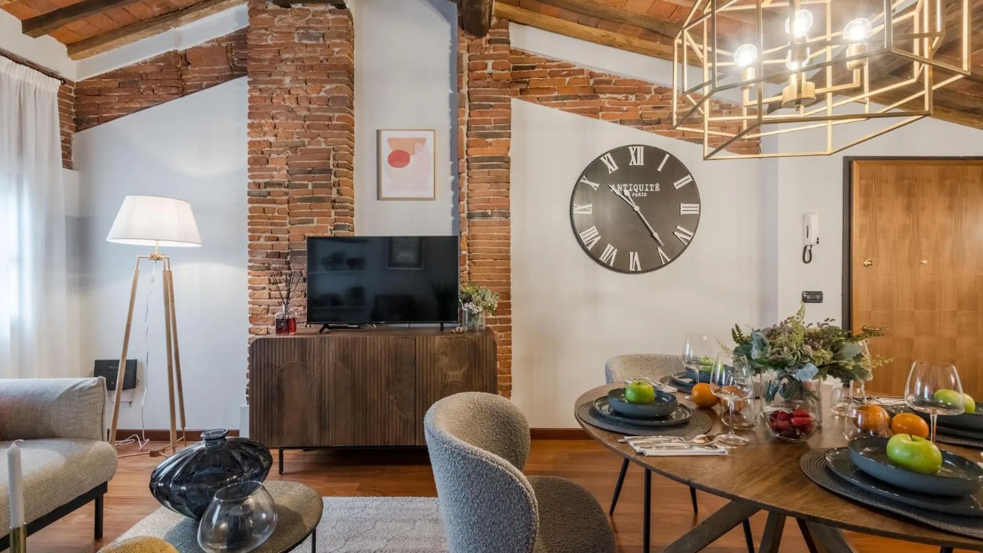 Apartment Dorina Penthouse 2 Bedrooms 2 Bathrooms In Lucca
